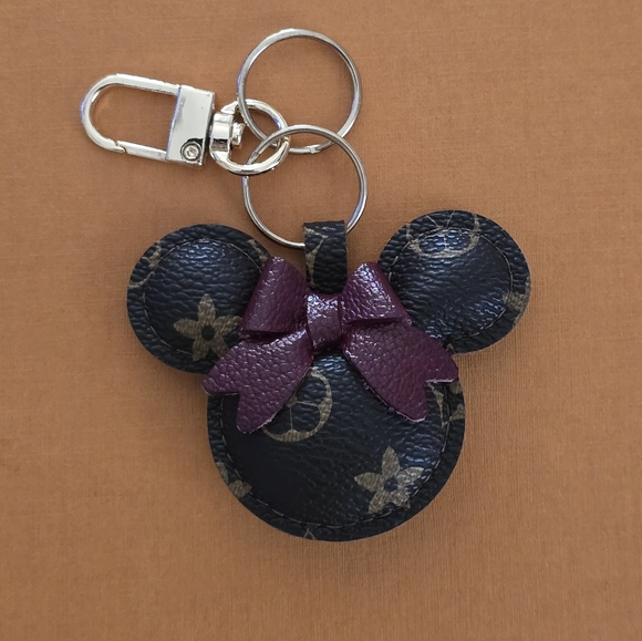 Minnie mouse keychain 🎀 - Picture 3 of 4